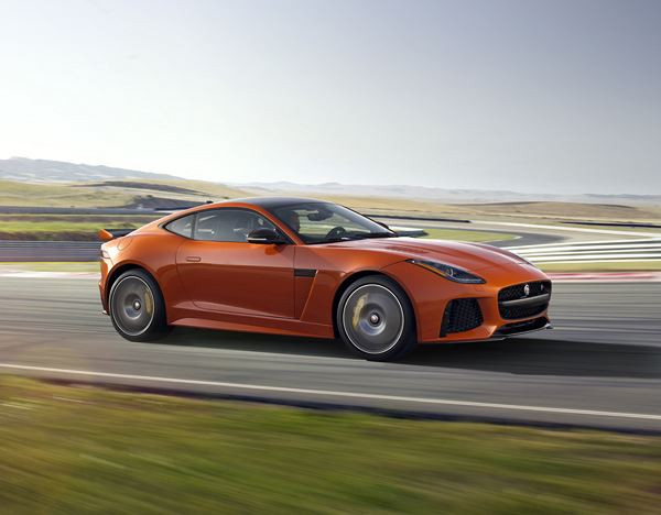 La Jaguar F-Type SVR à moteur V8 5.0L suralimenté développe 575 ch