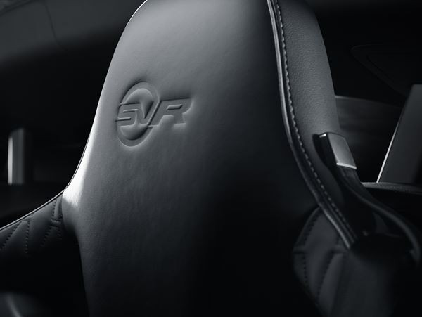 La Jaguar F-Type SVR à moteur V8 5.0L suralimenté développe 575 ch