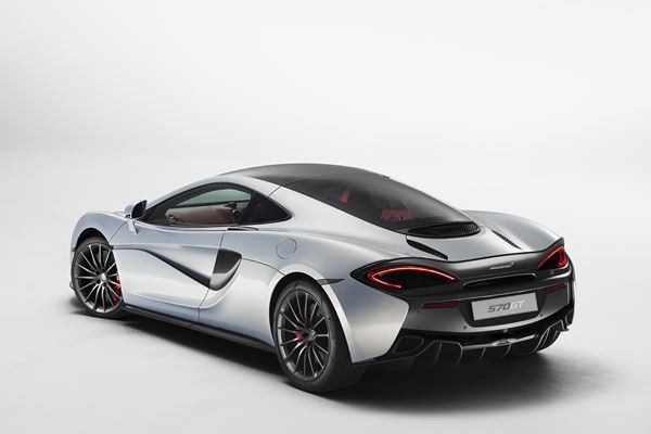 La McLaren 570GT reçoit un toit panoramique et un hayon arrière vitrés