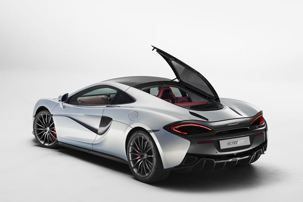 La McLaren 570GT reçoit un toit panoramique et un hayon arrière vitrés