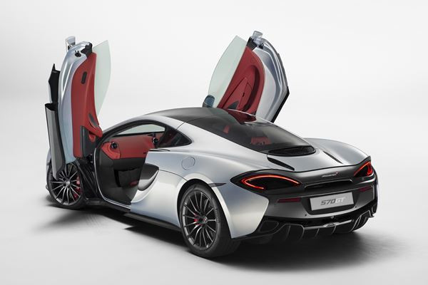 La McLaren 570GT reçoit un toit panoramique et un hayon arrière vitrés