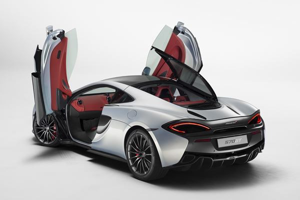 La McLaren 570GT reçoit un toit panoramique et un hayon arrière vitrés