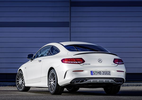 La Mercedes-AMG C 43 4Matic Coupé embarque un V6 3.0 litres biturbo de 367 ch