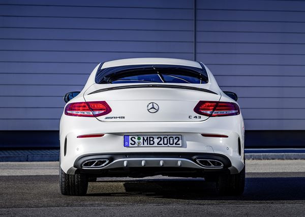 La Mercedes-AMG C 43 4Matic Coupé embarque un V6 3.0 litres biturbo de 367 ch