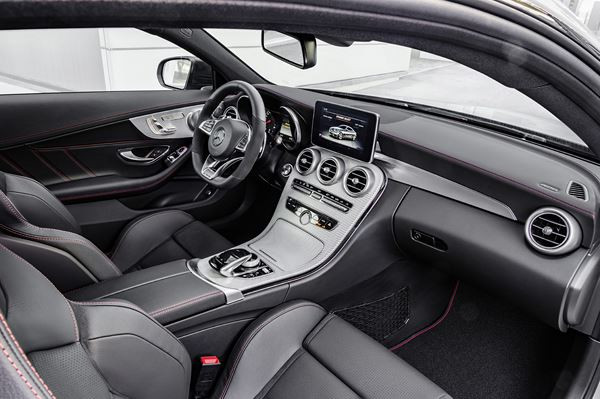 La Mercedes-AMG C 43 4Matic Coupé embarque un V6 3.0 litres biturbo de 367 ch