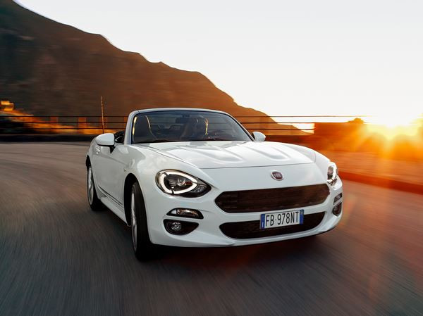 La Fiat 124 Spider revient avec une touche italienne classique