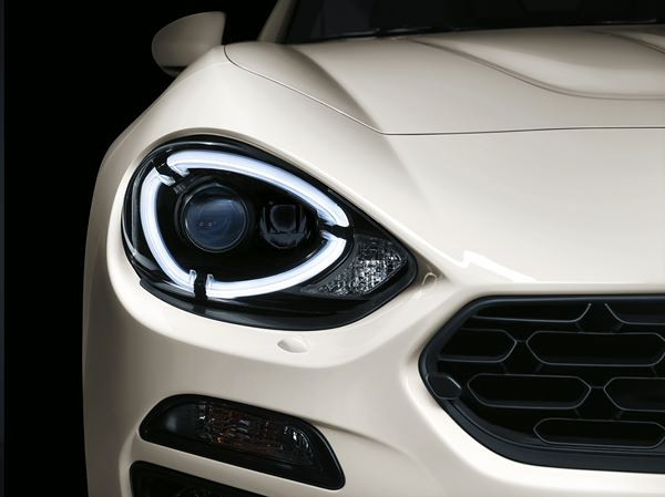 La Fiat 124 Spider revient avec une touche italienne classique