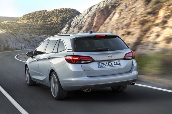 L’Opel Astra Sports Tourer marie design musculeux et espace intérieur généreux