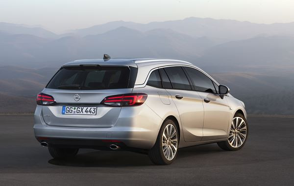 L’Opel Astra Sports Tourer marie design musculeux et espace intérieur généreux