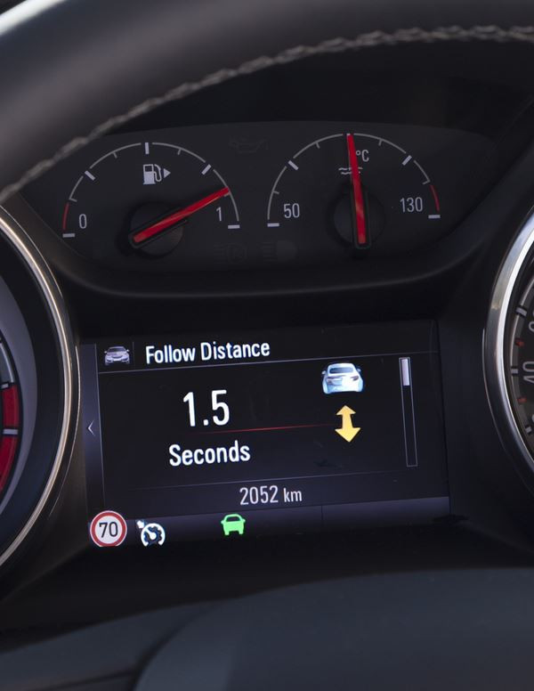 L’Opel Astra Sports Tourer marie design musculeux et espace intérieur généreux