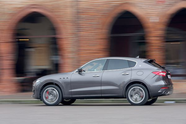 Le SUV de luxe Maserati Levante embarque une imposante calandre