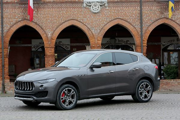 Le SUV de luxe Maserati Levante embarque une imposante calandre