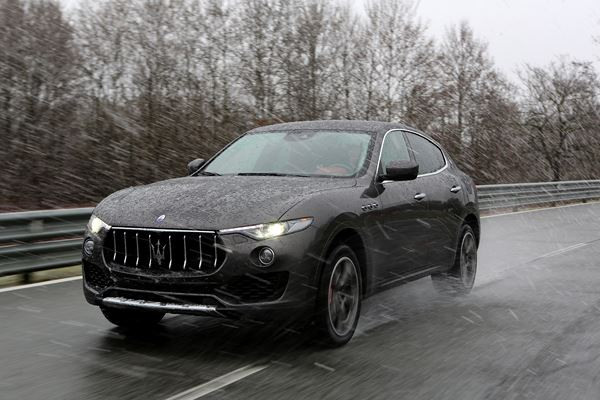 Le SUV de luxe Maserati Levante embarque une imposante calandre
