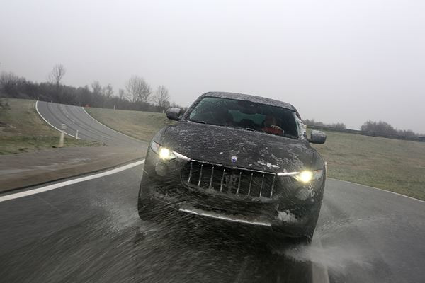 Le SUV de luxe Maserati Levante embarque une imposante calandre