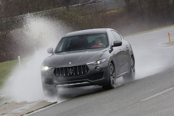 Le SUV de luxe Maserati Levante embarque une imposante calandre