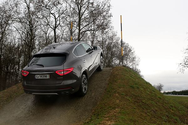 Le SUV de luxe Maserati Levante embarque une imposante calandre
