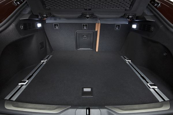 Le SUV de luxe Maserati Levante embarque une imposante calandre