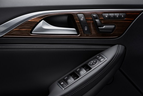 Le crossover compact polyvalent Infiniti QX30 en approche