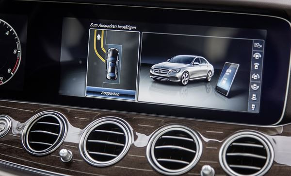 La Mercedes Classe E se démarque par une ligne dynamique et un intérieur raffiné