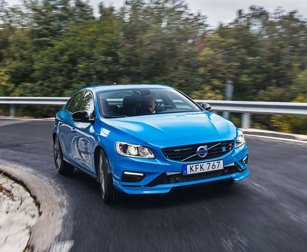 La Volvo S60 Polestar développe 367 ch et 470 Nm de couple