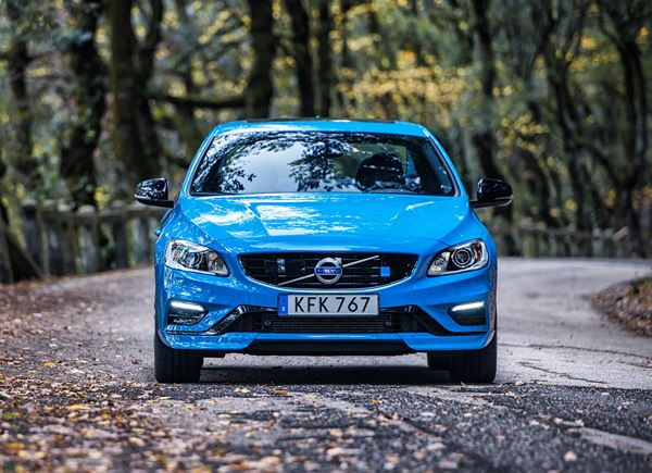 La Volvo S60 Polestar développe 367 ch et 470 Nm de couple