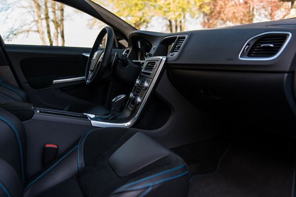La Volvo S60 Polestar développe 367 ch et 470 Nm de couple