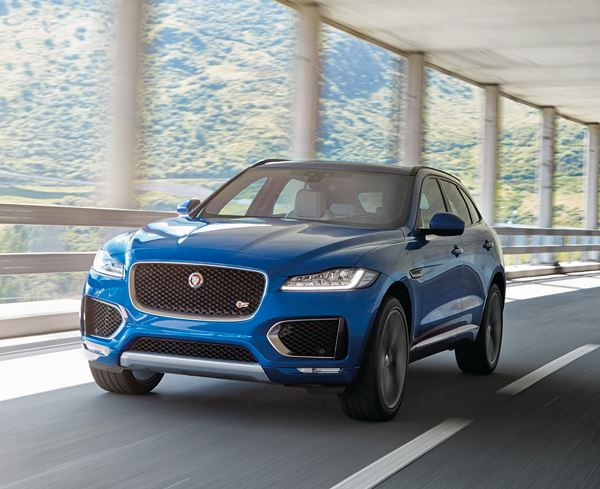 Le dynamique crossover Jaguar F-Pace attire les regards