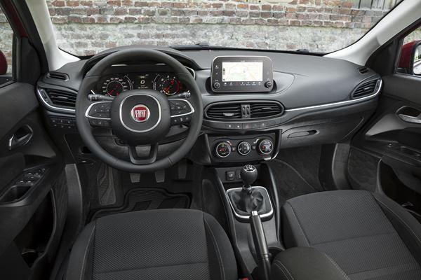 La berline compacte cinq portes Fiat Tipo affiche des prix bas