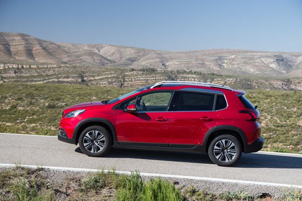 La Peugeot 2008 restylée affiche un design affirmé de SUV robuste