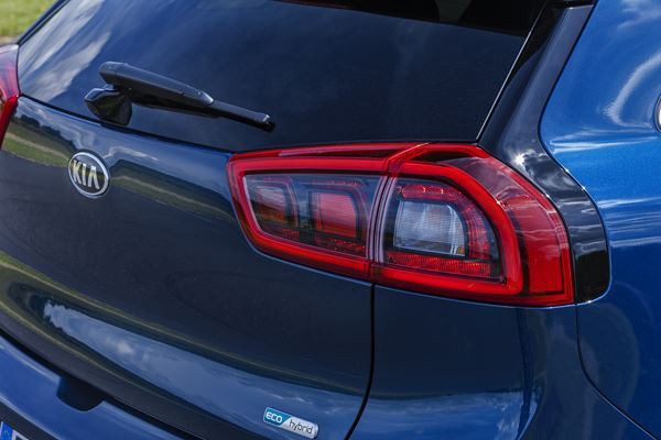 Le crossover Kia Niro hybride essence affiche de faibles consommations