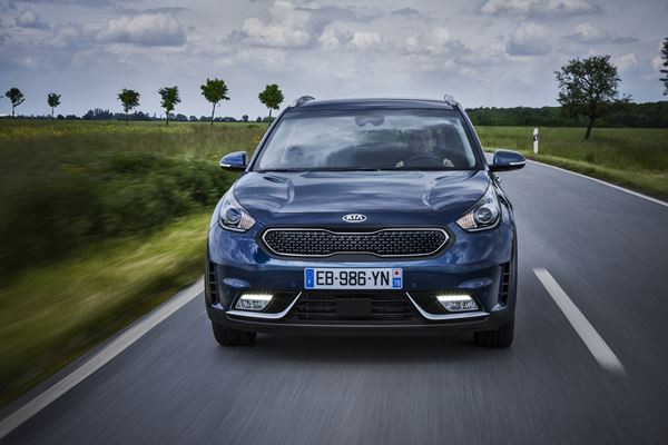 Le crossover Kia Niro hybride essence affiche de faibles consommations