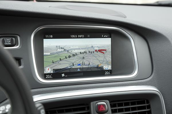 La Volvo V40 restylée arbore une nouvelle face avant