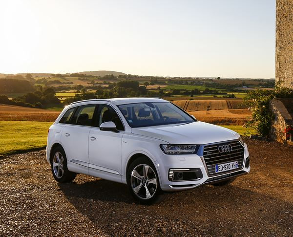 L'Audi Q7 e-tron quattro embarque une motorisation hybride diesel rechargeable