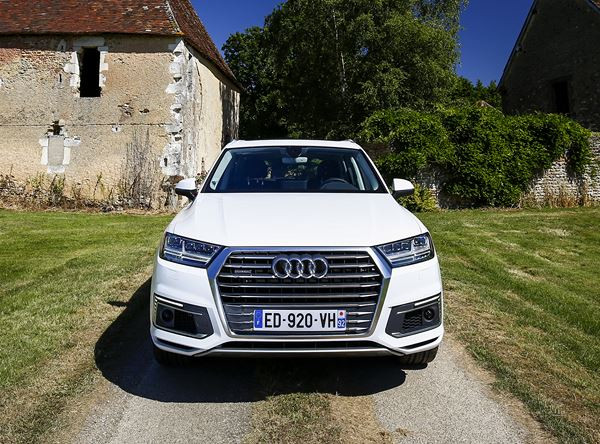 L'Audi Q7 e-tron quattro embarque une motorisation hybride diesel rechargeable