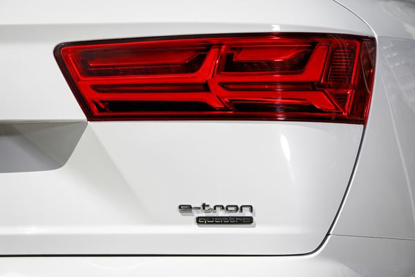 L'Audi Q7 e-tron quattro embarque une motorisation hybride diesel rechargeable