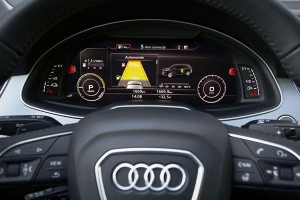 L'Audi Q7 e-tron quattro embarque une motorisation hybride diesel rechargeable
