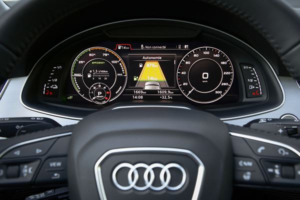 L'Audi Q7 e-tron quattro embarque une motorisation hybride diesel rechargeable