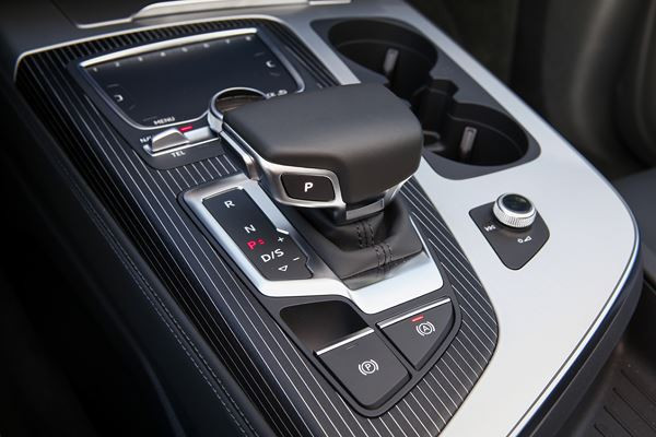 L'Audi Q7 e-tron quattro embarque une motorisation hybride diesel rechargeable