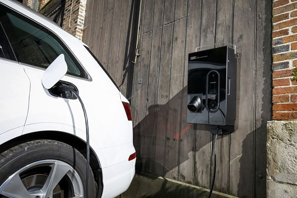 L'Audi Q7 e-tron quattro embarque une motorisation hybride diesel rechargeable