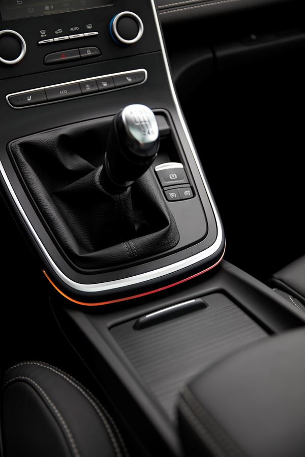 Le Renault Scénic réinterprète le monospace compact