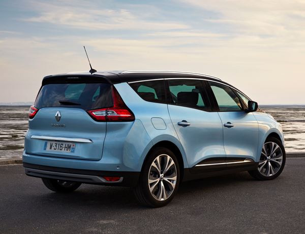 Le Renault Grand Scénic affiche une ligne de caractère arrière marquée