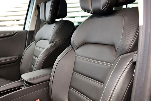 Le Renault Grand Scénic affiche une ligne de caractère arrière marquée