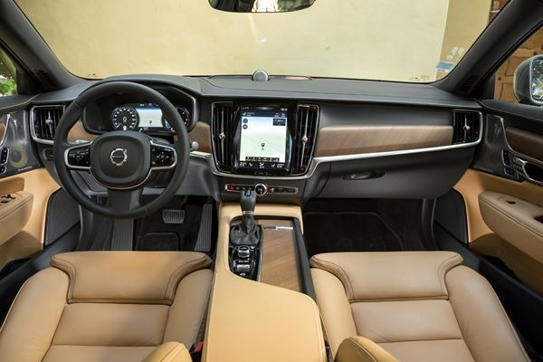 La Volvo S90 fait son entrée dans le club fermé des grandes berlines premium