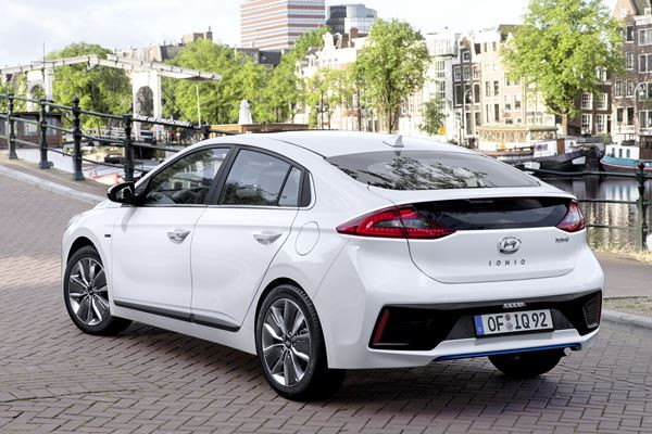La Hyundai Ioniq Hybride affiche une consommation de 3,4 litres aux 100 km