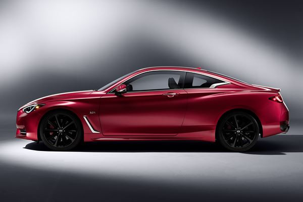 Le coupé Infiniti Q60 affiche un design tout en puissance