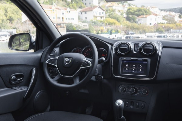 La Dacia Logan bénéficie d'un design légèrement revu