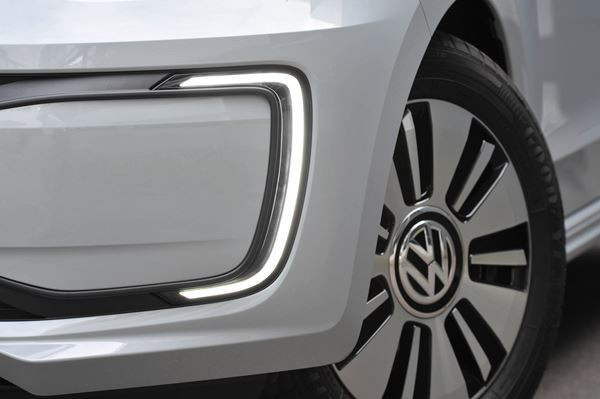 La Volkswagen e-up! s'offre des lignes plus incisives