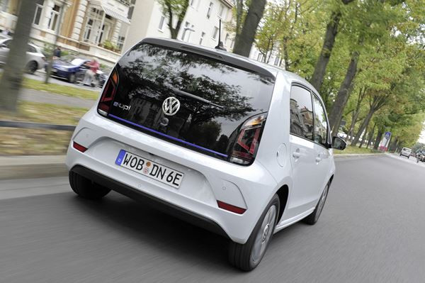 La Volkswagen e-up! s'offre des lignes plus incisives