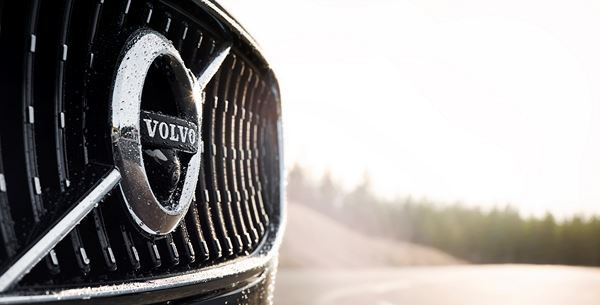 Le break Volvo V90 se décline en version tous chemins Cross Country