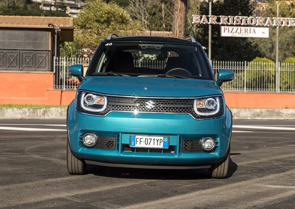 Le petit crossover Suzuki Ignis affiche un style marqué